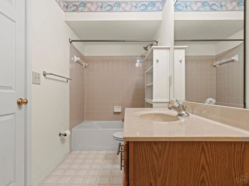 4002 Resolute Circle, Unit 5, Colerain Township, OH 45252 Photo 24