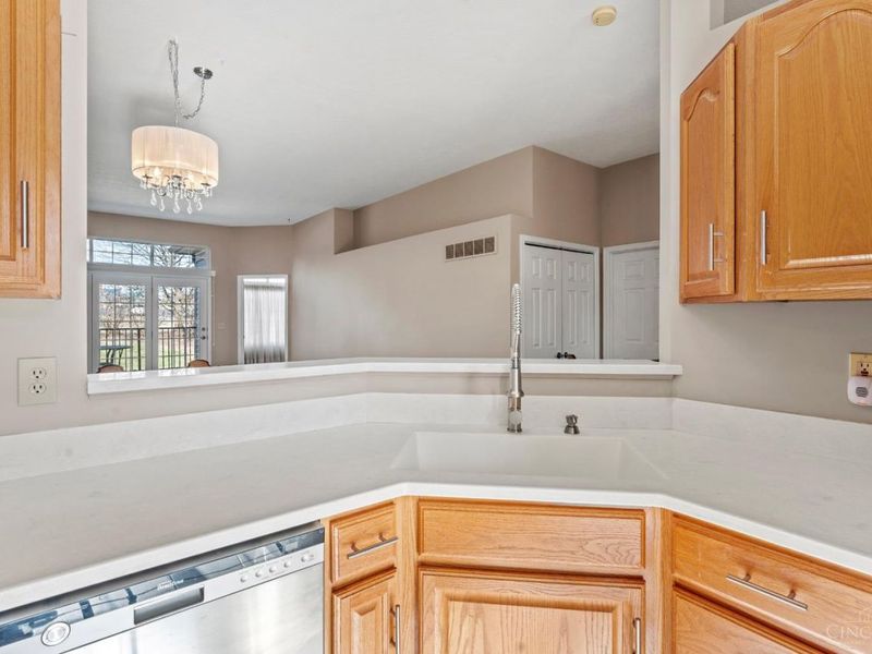 4002 Resolute Circle, Unit 5, Colerain Township, OH 45252 Photo 9