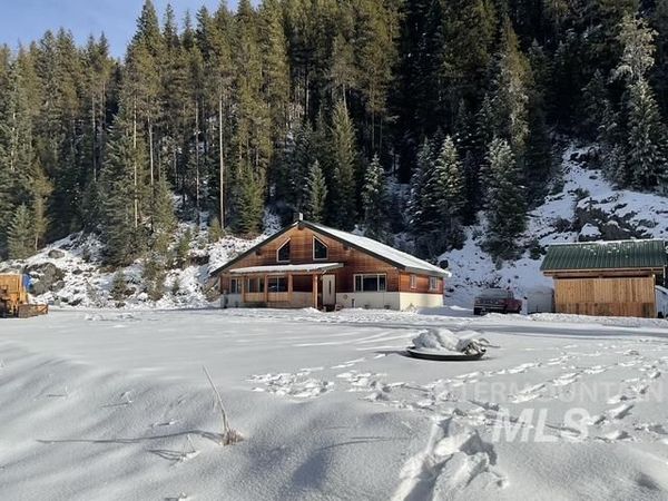 127 Golden Rod Lane, Elk City, ID 83525