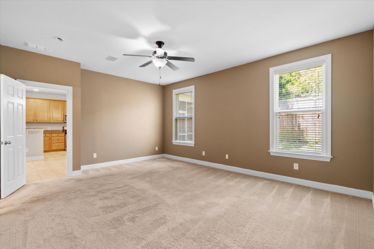 2930 Fontana Street Photo 7