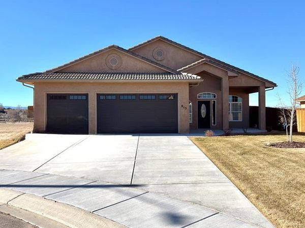 815 Thorncrest Dr, Pueblo, CO 81005