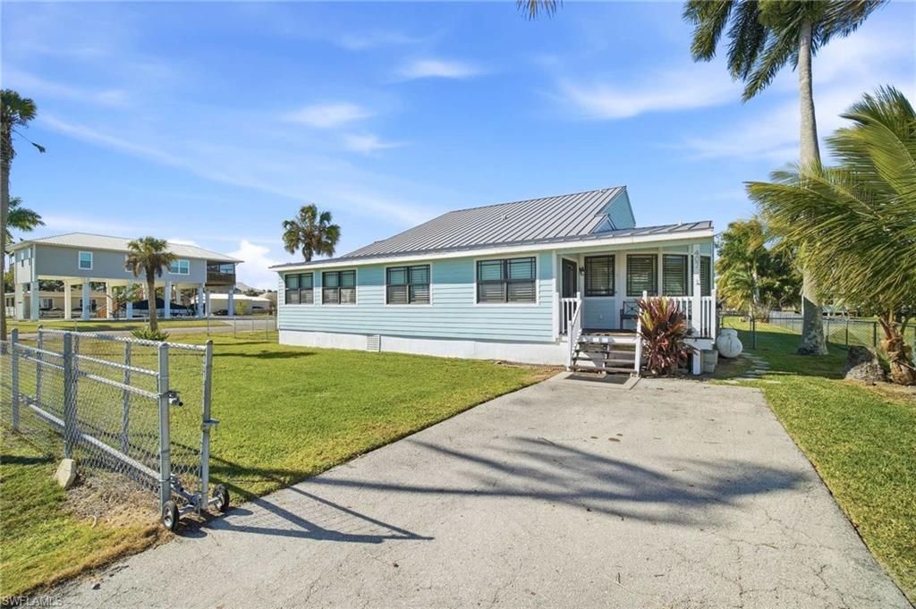 407 Copeland Ave N, Everglades City, FL 34139 Photo