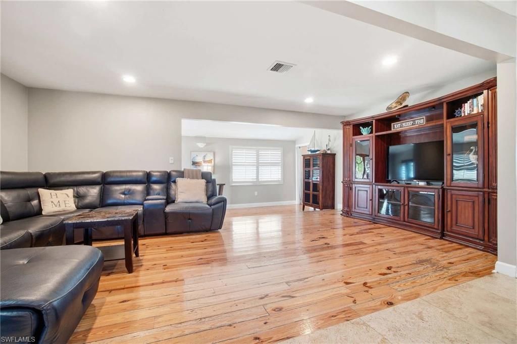 407 Copeland Ave N, Everglades City, FL 34139 Photo