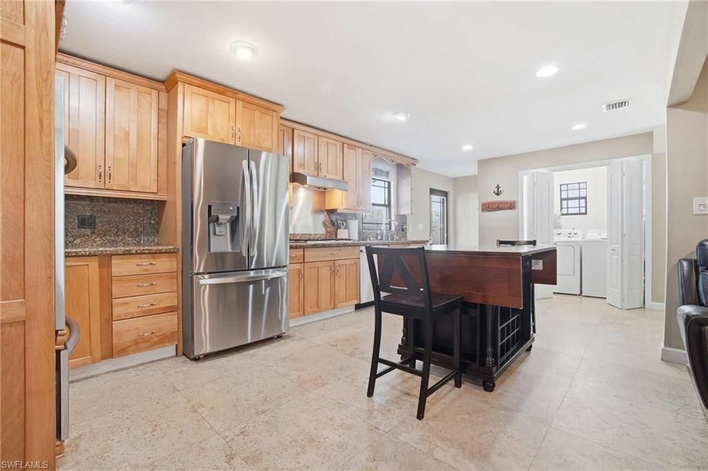 407 Copeland Ave N, Everglades City, FL 34139 Photo