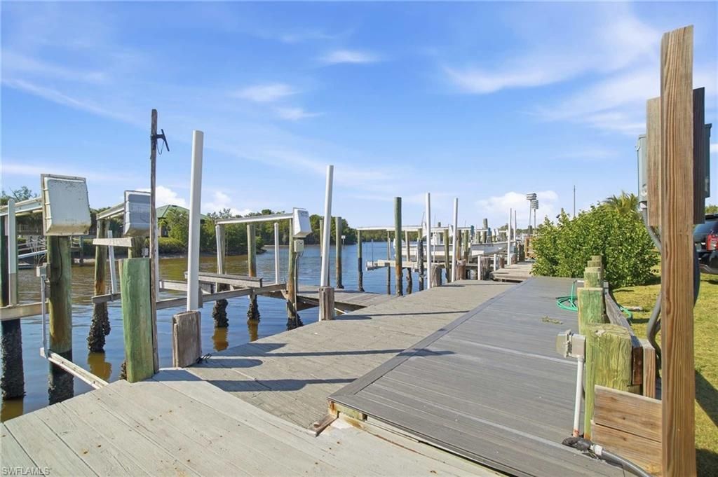 407 Copeland Ave N, Everglades City, FL 34139 Photo