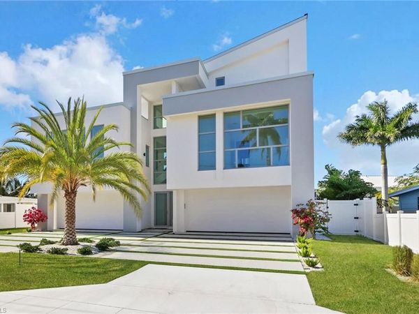 1798 Holiday LN , NAPLES, FL 34104