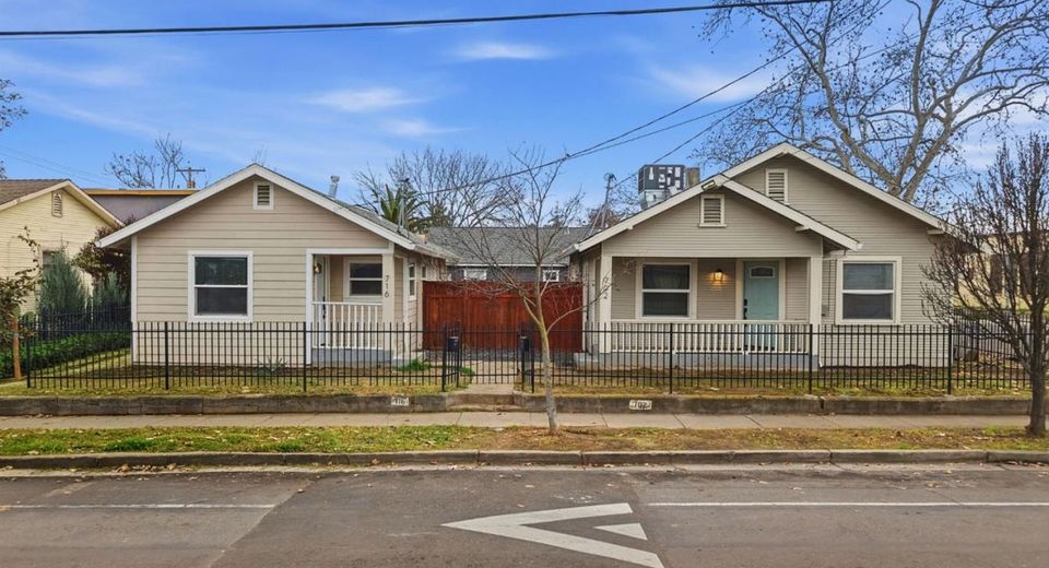 702 Dixieanne Ave, Sacramento, CA 95815 Photo