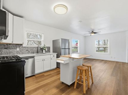 702 Dixieanne Ave, Sacramento, CA 95815 Photo