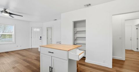 702 Dixieanne Ave, Sacramento, CA 95815 Photo