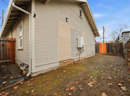 702 Dixieanne Ave, Sacramento, CA 95815 Photo