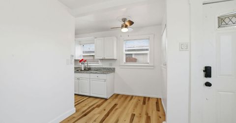 702 Dixieanne Ave, Sacramento, CA 95815 Photo