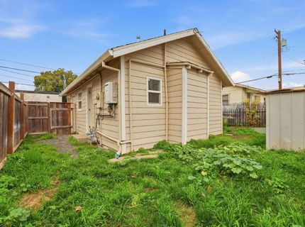 702 Dixieanne Ave, Sacramento, CA 95815 Photo