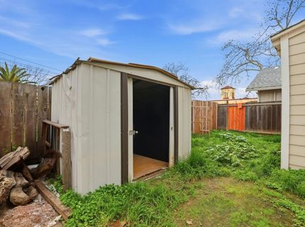 702 Dixieanne Ave, Sacramento, CA 95815 Photo