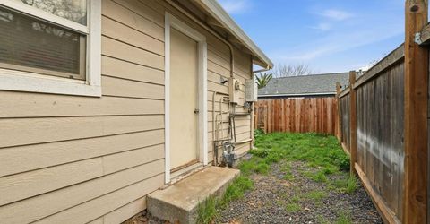 702 Dixieanne Ave, Sacramento, CA 95815 Photo