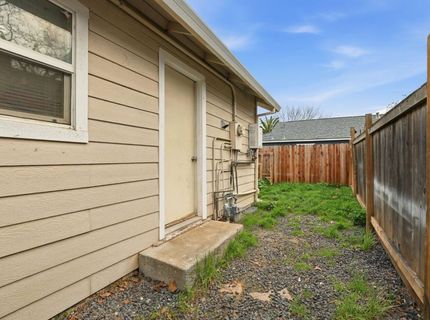 702 Dixieanne Ave, Sacramento, CA 95815 Photo