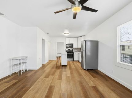 702 Dixieanne Ave, Sacramento, CA 95815 Photo