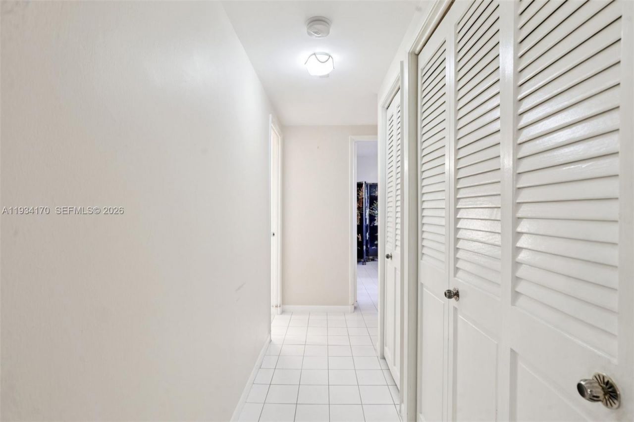 4350 Hillcrest Dr, Unit 702, Hollywood, FL 33021 Photo
