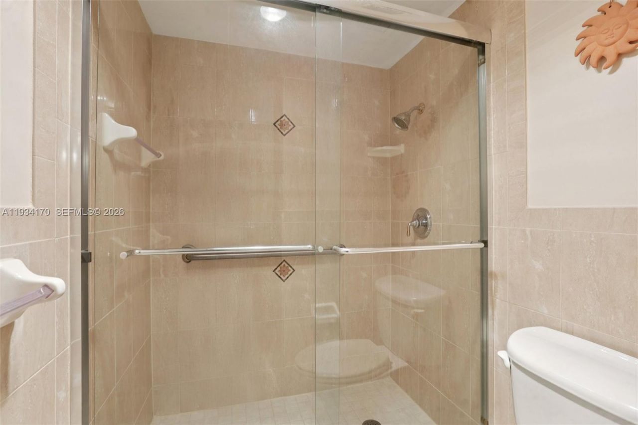 4350 Hillcrest Dr, Unit 702, Hollywood, FL 33021 Photo