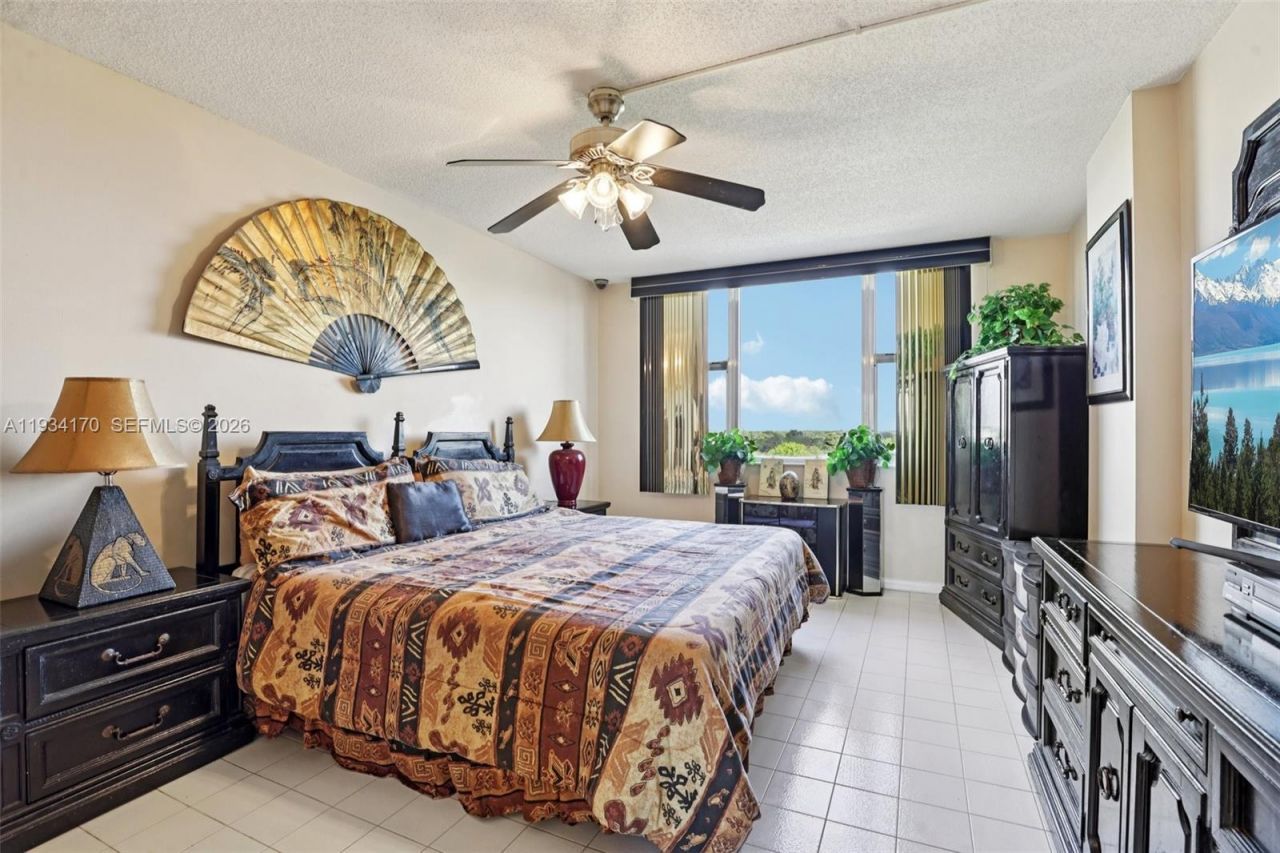 4350 Hillcrest Dr, Unit 702, Hollywood, FL 33021 Photo