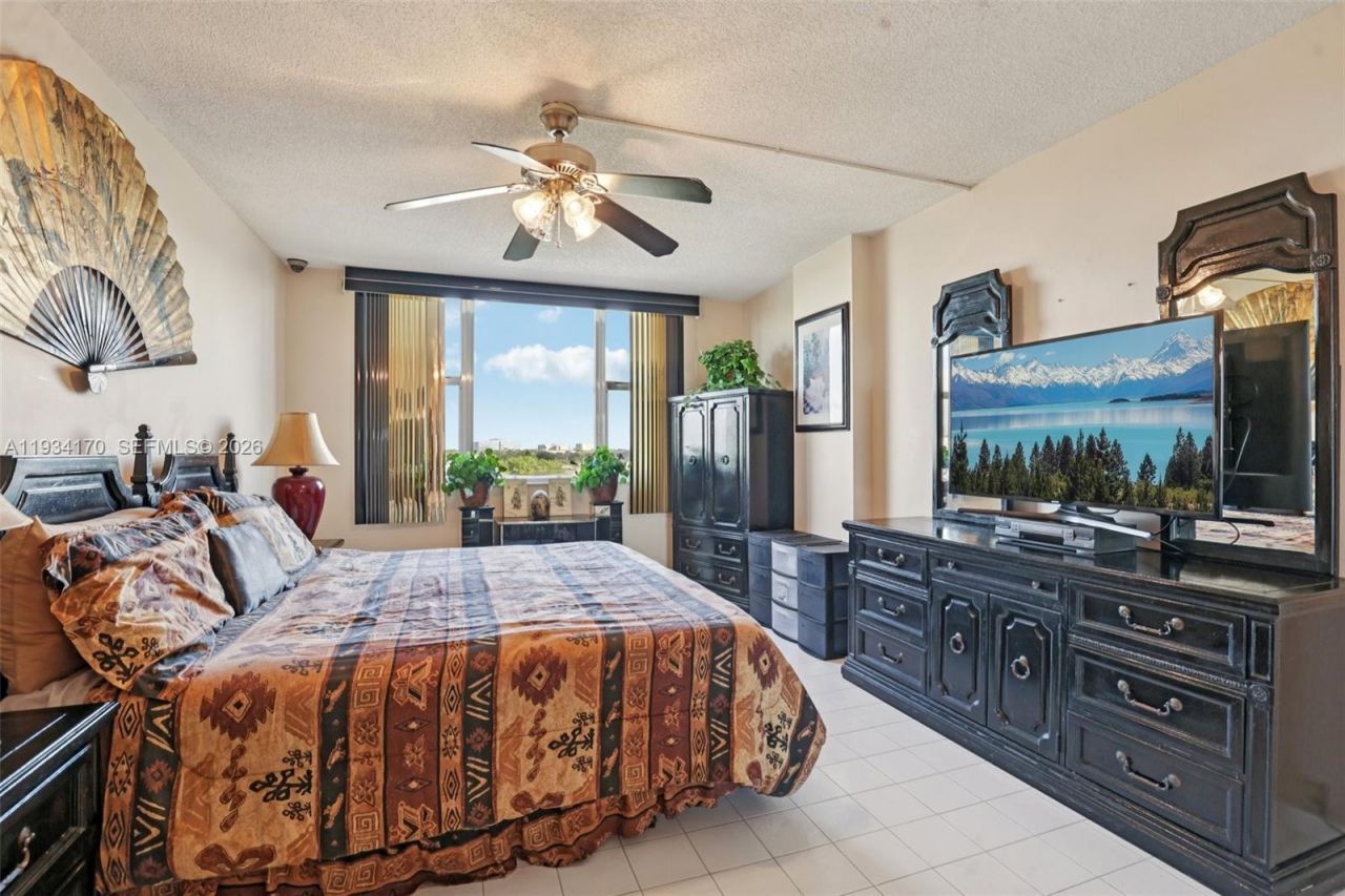 4350 Hillcrest Dr, Unit 702, Hollywood, FL 33021 Photo