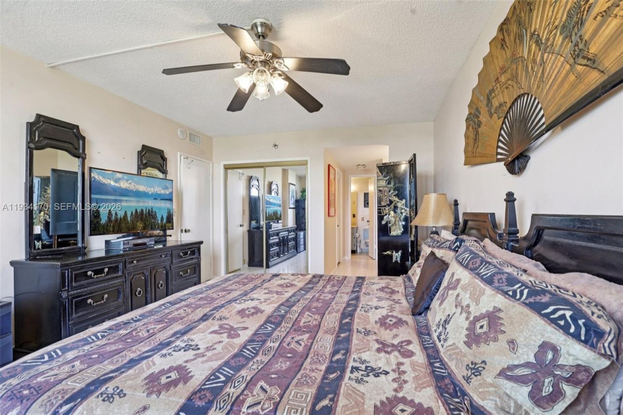 4350 Hillcrest Dr, Unit 702, Hollywood, FL 33021 Photo