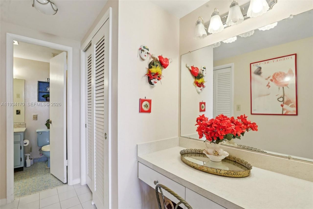 4350 Hillcrest Dr, Unit 702, Hollywood, FL 33021 Photo