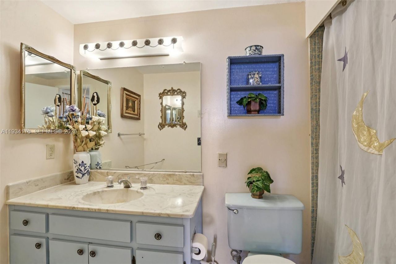 4350 Hillcrest Dr, Unit 702, Hollywood, FL 33021 Photo