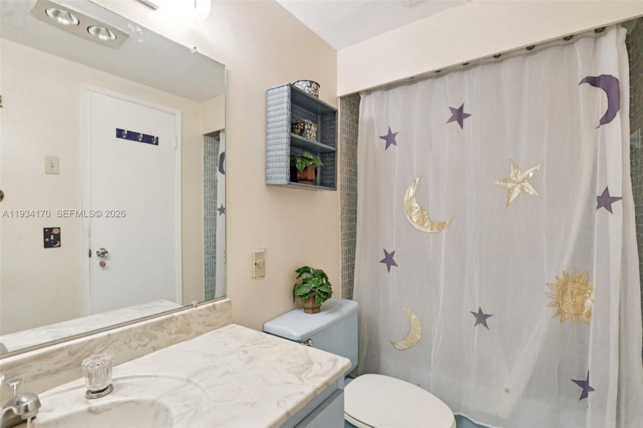 4350 Hillcrest Dr, Unit 702, Hollywood, FL 33021 Photo