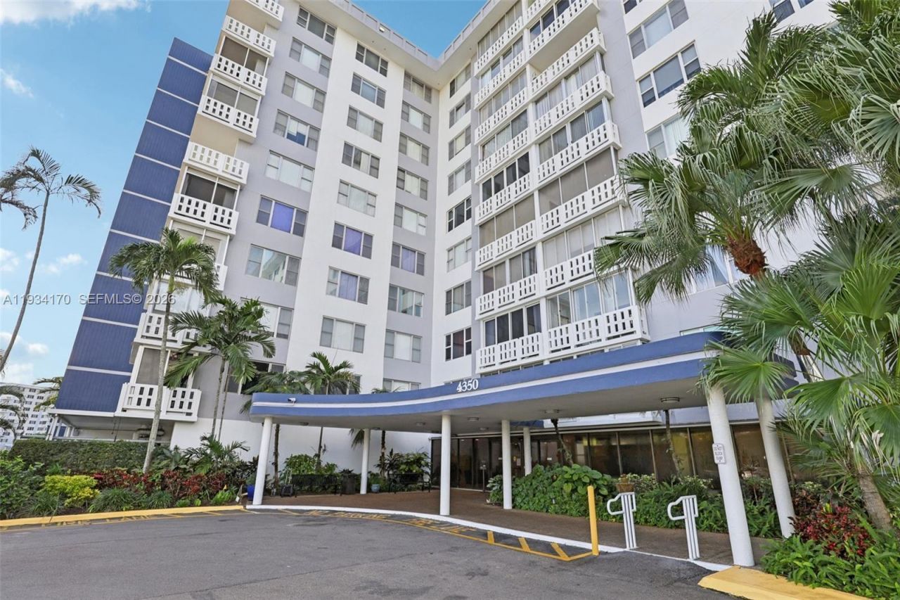 4350 Hillcrest Dr, Unit 702, Hollywood, FL 33021 Photo