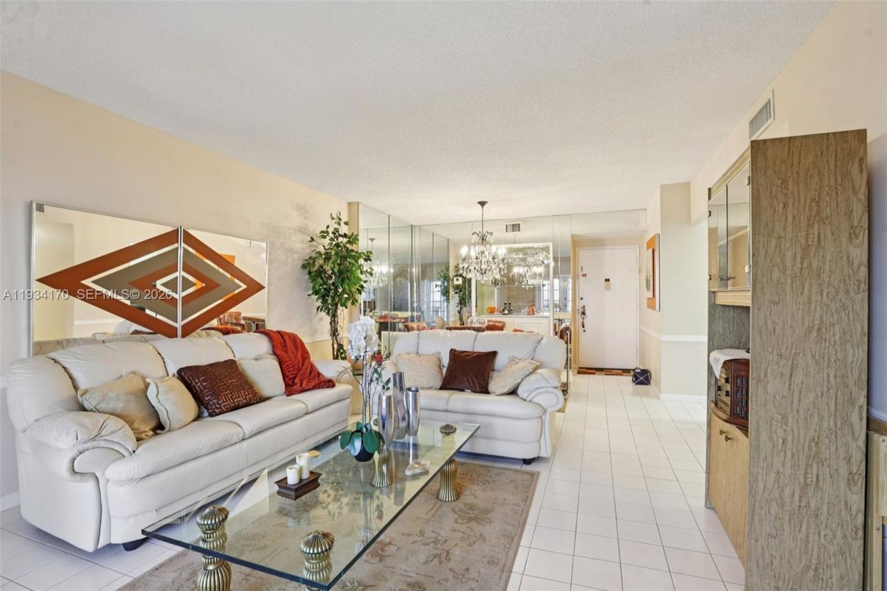 4350 Hillcrest Dr, Unit 702, Hollywood, FL 33021 Photo