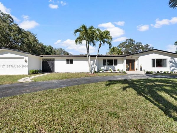 8205 SW 116th St, Miami, FL 33156