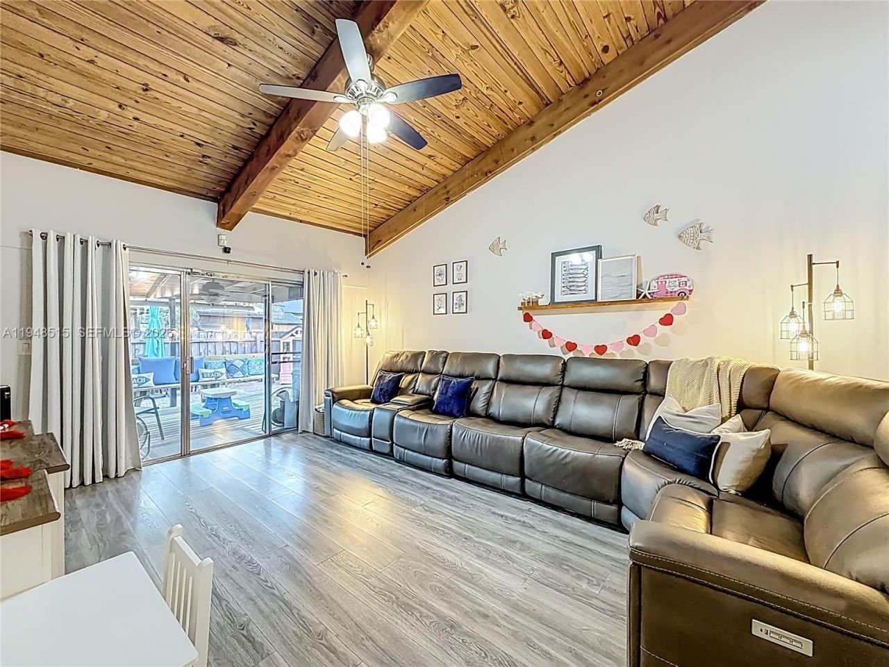 10340 Laurel Ct, Pembroke Pines, FL 33026 Photo