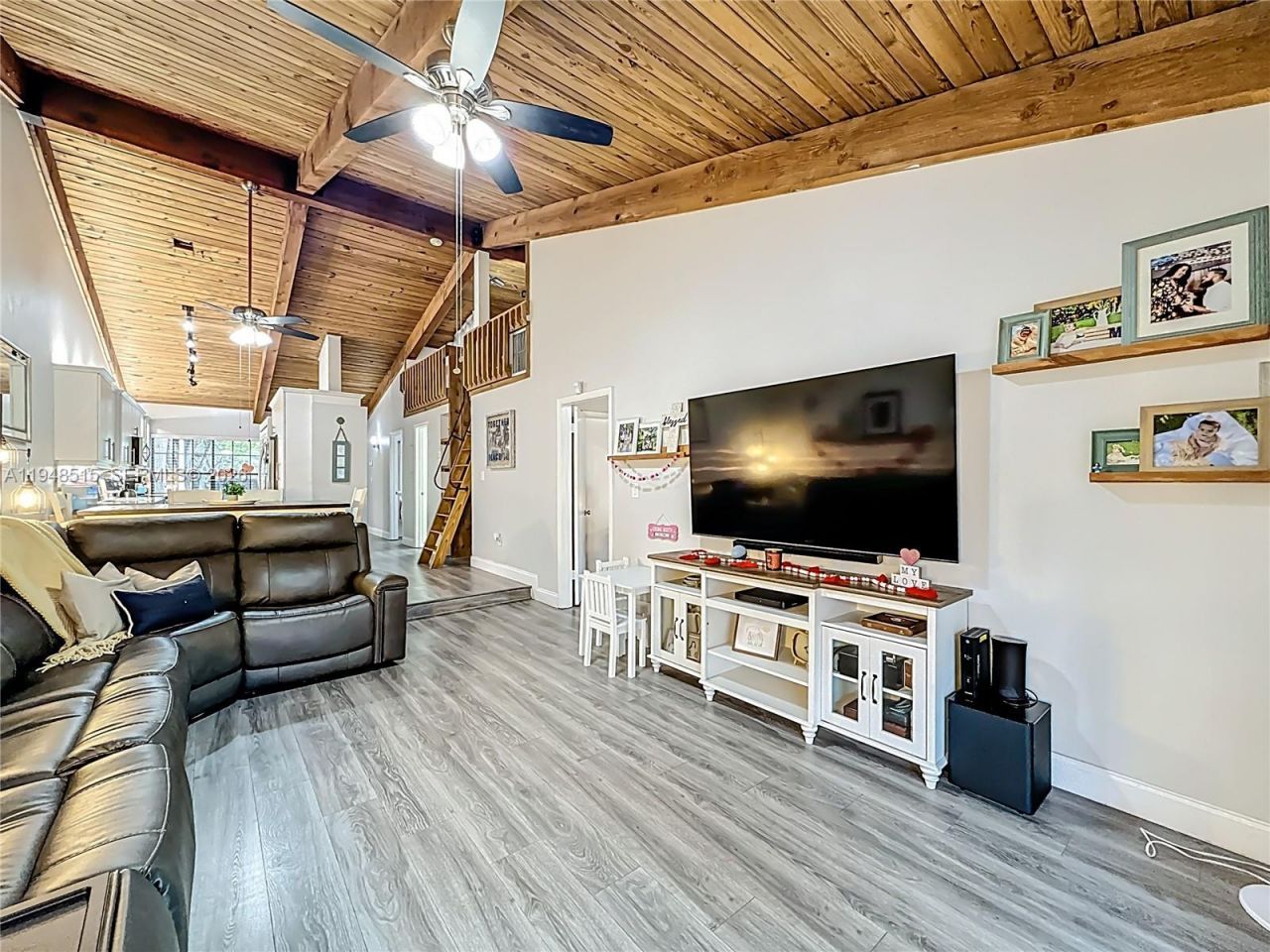 10340 Laurel Ct, Pembroke Pines, FL 33026 Photo