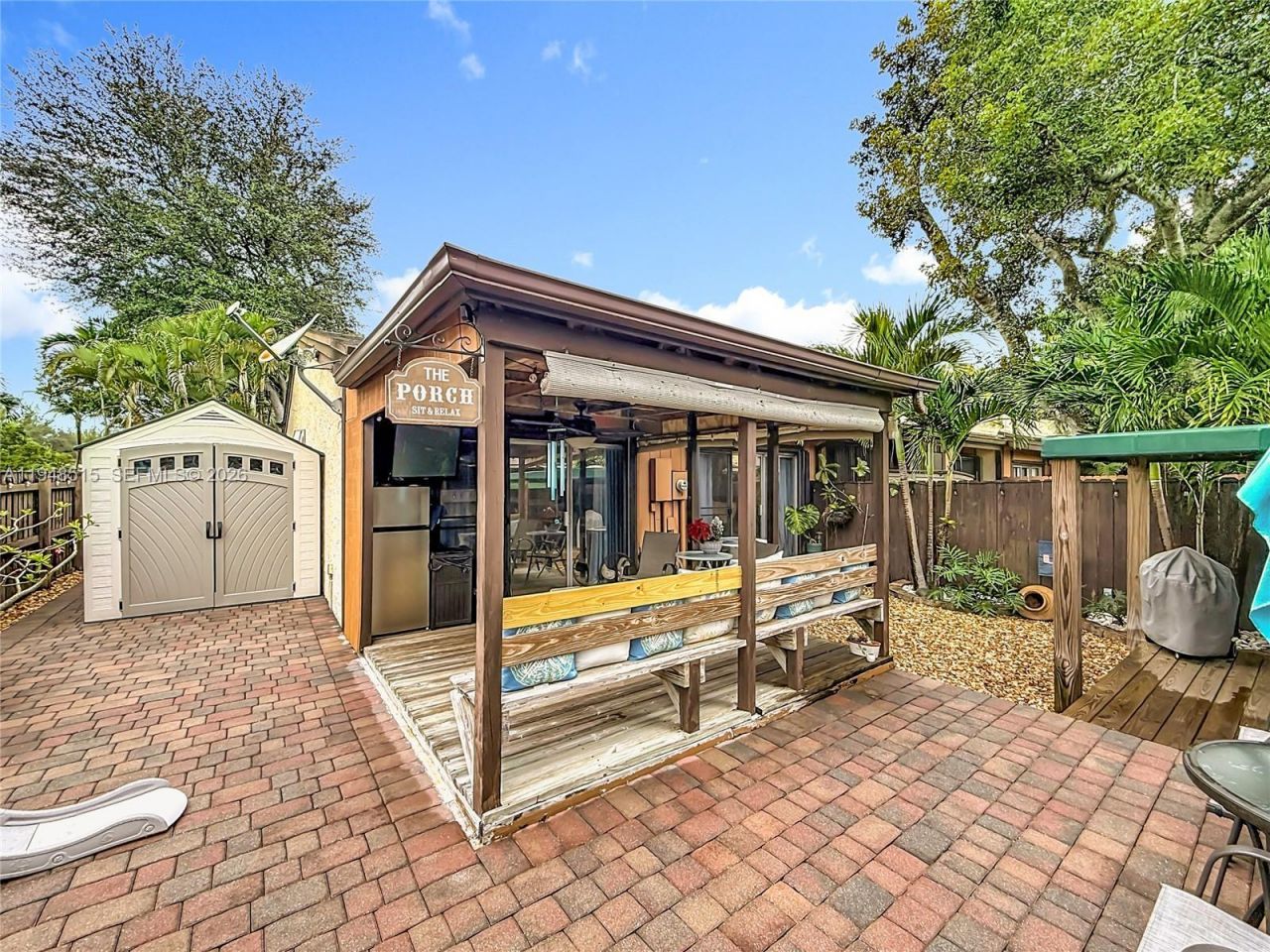 10340 Laurel Ct, Pembroke Pines, FL 33026 Photo