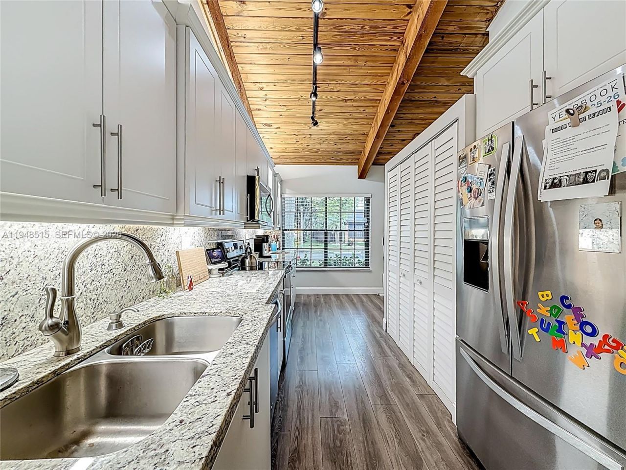 10340 Laurel Ct, Pembroke Pines, FL 33026 Photo