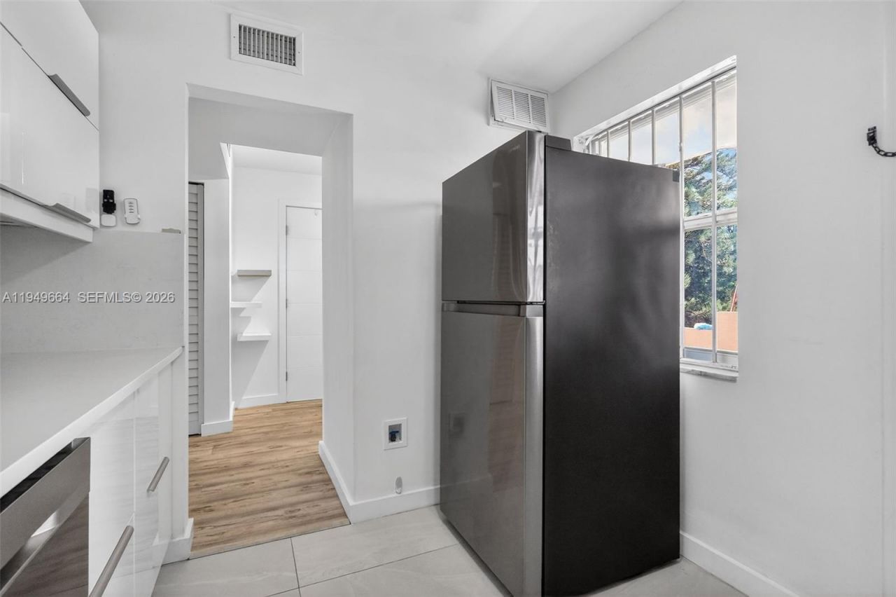 1501 NE 191st St, Unit C212, Miami, FL 33179 Photo