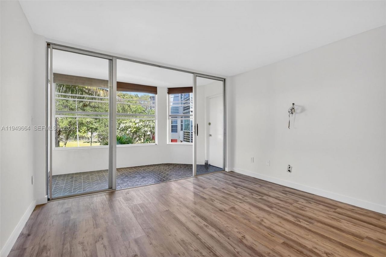 1501 NE 191st St, Unit C212, Miami, FL 33179 Photo