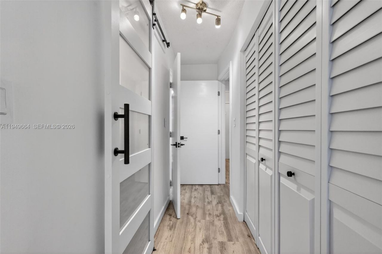 1501 NE 191st St, Unit C212, Miami, FL 33179 Photo