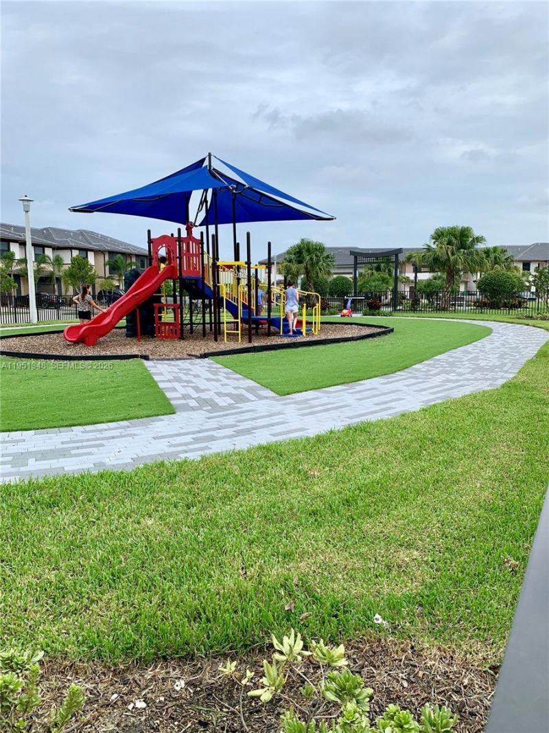 15849 NW 91st Ct, Miami Lakes, FL 33018 Photo