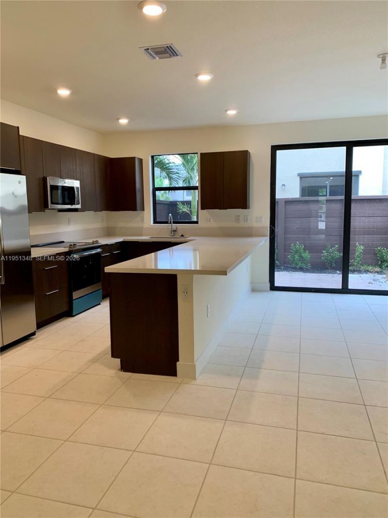 15849 NW 91st Ct, Miami Lakes, FL 33018 Photo