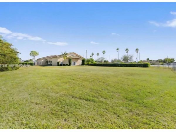 21571 SW 110th Ave , Miami, FL 33189