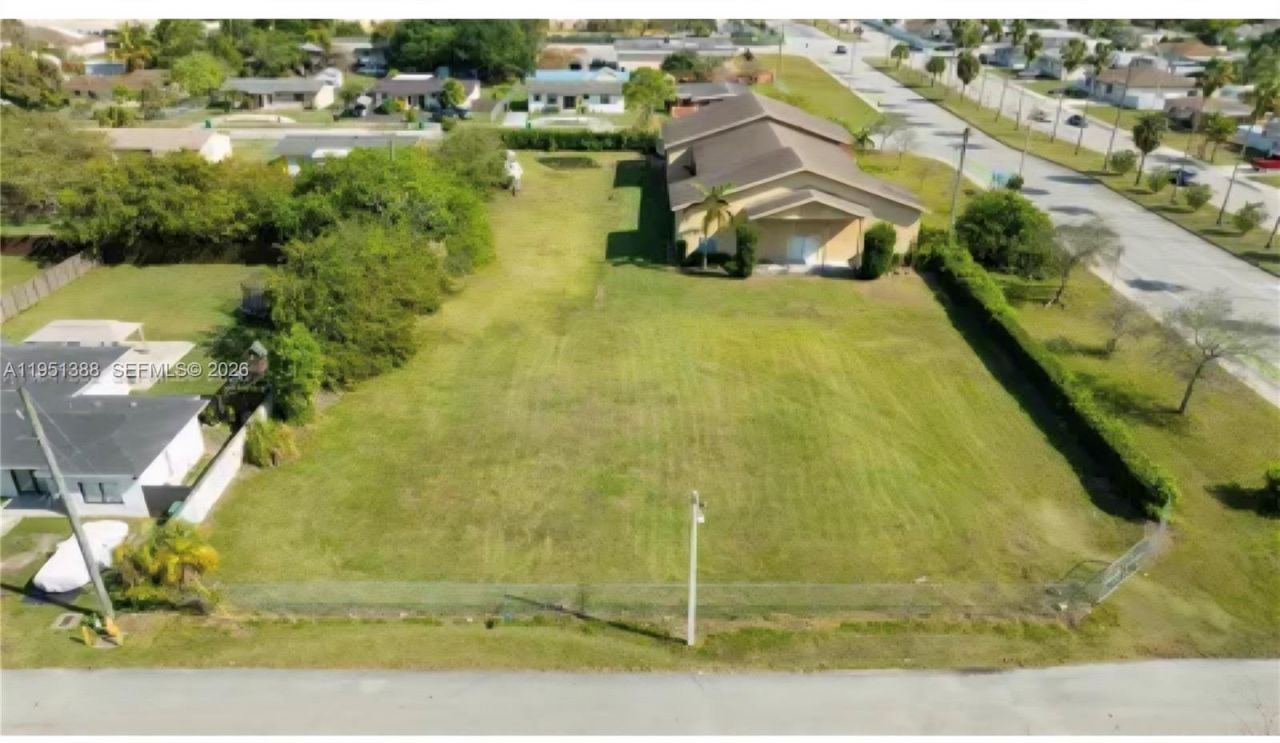 21571 SW 110th Ave , Miami, FL 33189 Photo