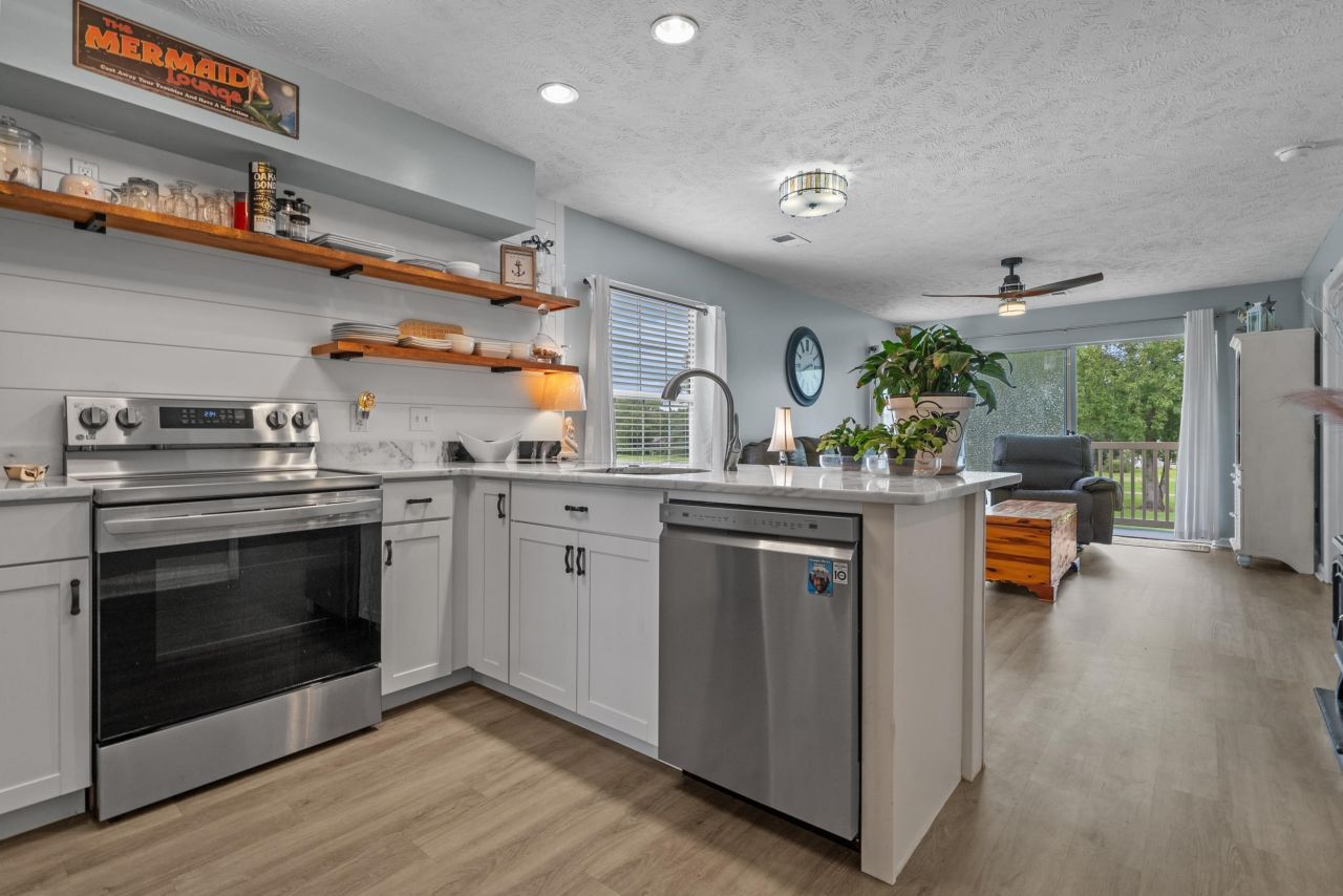 629 Waterway Village Blvd Photo 16