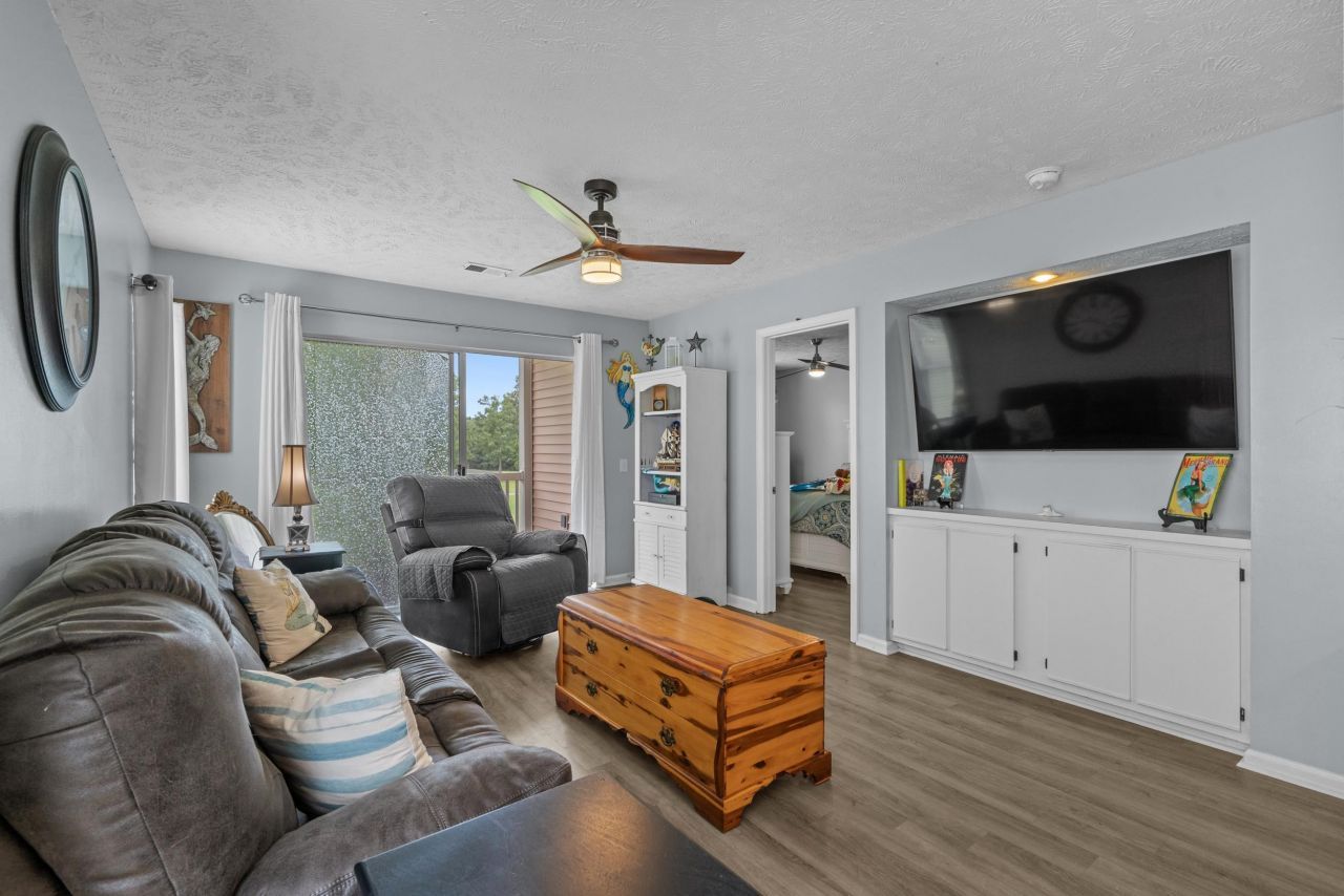 629 Waterway Village Blvd Photo 9