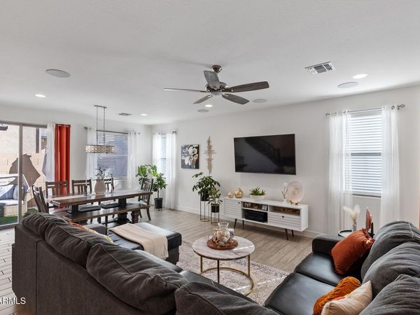 1638 S 82ND Way, Mesa, AZ 85209