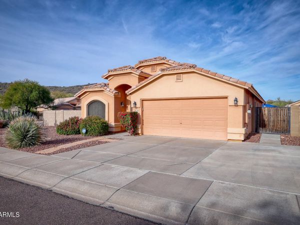 2206 E RUBY Lane, Phoenix, AZ 85024