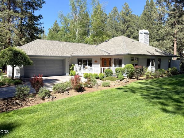 60716 Willow Creek Loop, Bend, OR 97702