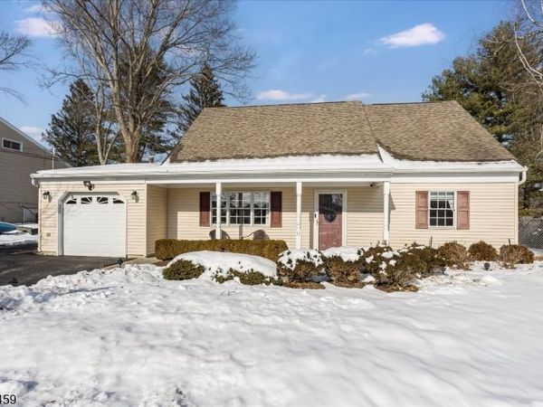 11 Renault Dr, Mount Olive, NJ 07836