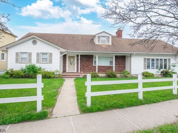 84 Locust Ave, Wallington, NJ 07057