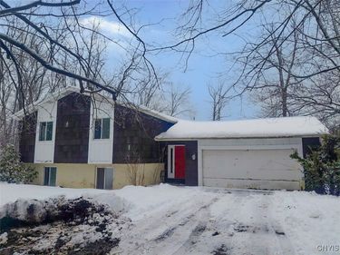 98 Ennis Avenue, Pennellville, NY 13132